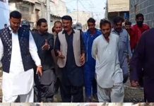 کراچی (ٹی این ایس) ٹاؤن میونسپل کارپوریشن منگھوپیر کے چیئرمین حاجی نواز علی بروہی نے 25 دسمبر کرسمس کے موقع پر مختلف یونین کونسلز میں موجود چرچز کا دورہ کیا اور جاری کاموں کا معائنہ کیا۔