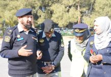 اسلام آباد (ٹی این ایس) اسلام آبادٹریفک پولیس کا کمیونٹی پولیسنگ کے فروغ اور شہریوں کو ٹریفک قوانین سے آگاہی کیلئے خصوصی فلاور کینڈی مہم کا انعقاد