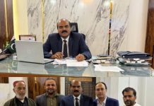 کراچی (ٹی این ایس) سیکرٹری برائے اوقاف، مذہبی امور، زکوٰۃ اور عشر جاوید صبغت اللہ مہر سے ملاقات کے بعد لی گئی تصویر