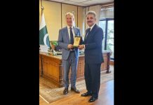اسلام آباد (ٹی این ایس) چیف جسٹس یحییٰ آفریدی سے یورپی یونین کے نمائندہ خصوصی برائے انسانی حقوق کی ملاقات، عدلیہ کی آزادی اور سالمیت پر بات چیت کی۔