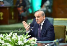 اسلام اباد (ٹی این ایس) وزیراعظم کے کابینہ ارکان کو قلمدان سونپنے سے قبل صلاح و مشورے، وزرا سے الگ الگ ملاقاتیں