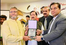 اسلام آباد (ٹی این ایس) حج ایک مقدس فریضہ ہے جسکے لئے بلاوا بھی اللّٰہ تعالیٰ کی طرف سے آتا ہے