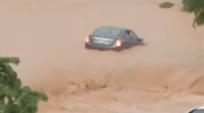 راولپنڈی (ٹی این ایس) راولپنڈی کی نجی ہاؤسنگ سوسائٹی میں باپ بیٹی کار سمیت برساتی نالے میں بہہ گئے