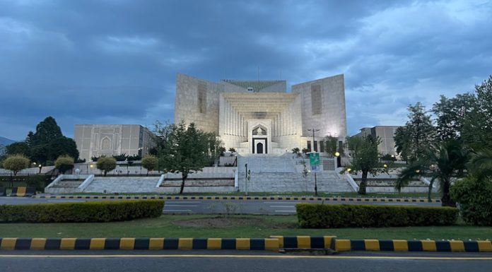 اسلام آباد (ٹی این ایس) جج کی تحقیر عدلیہ پر عوام کے اعتماد کو متاثر کرتی ہے، سپریم کورٹ