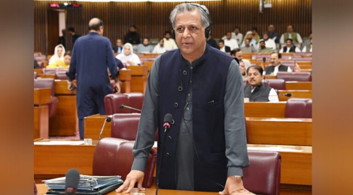 اسلام آباد (ٹی این ایس) وزیر قانون کی پھر اپوزیشن کو مذاکرات کی پیشکش، نااہلیوں کیخلاف عدالتوں سے رجوع کا مشورہ