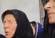 راولپنڈی (ٹی این ایس) علیمہ خان پر اڈیالہ جیل کے باہر انڈا پھینک دیا گیا