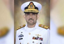 اسلام آباد (ٹی این ایس) پاک بحریہ کے ڈائریکٹر جنرل پبلک ریلیشنز احمد حسین کو رئیر ایڈمرل کے عہدے پر ترقی دیدی گئی