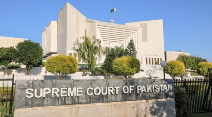 اسلام آباد (ٹی این ایس) لوگوں کو پیسہ بینک میں رکھنے کے بجائے اسٹاک میں لگانا چاہیے، سپریم کورٹ