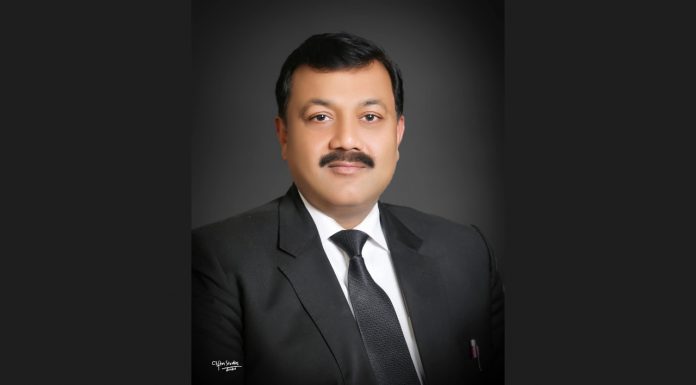 ملتان (ٹی این ایس) پنجاب بار الیکشن ملتان نشست شیخ تنویر احمد کی پوزیشن مستحکم۔، بھرپور انتخابی مہم جاری۔ خانیوال اور وھاڑی بار میں کلین سویپ کرینگے ۔ نوجوان وکلاء میں مقبولیت بڑھ گئ