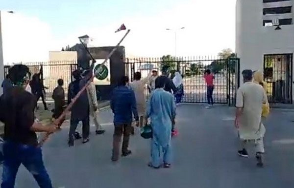 راولپنڈی (ٹی این ایس) انسداد دہشتگردی عدالت کا جی ایچ کیو حملہ کیس کے تمام ملزمان کو پیشی کا حکم