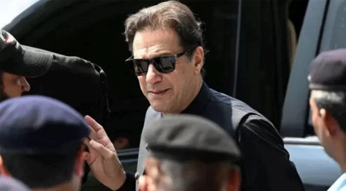 اسلام آباد (ٹی این ایس) اہم حکومتی وزیر کی عمران خان کو بنی گالہ منتقل کرنے کی پیشکش