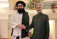 نئی دہلی (ٹی این ایس) نئی دہلی میں طالبان ملاقات کے دوران جھنڈے غائب، بھارت کے سفارتی آداب پر سوال اٹھ گئے