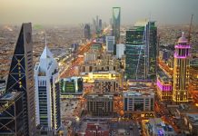 ریاض (ٹی این ایس) کفیل کی شرط ختم! سعودی عرب میں مستقل رہائش حاصل کرنے کا نیا قانون نافذ