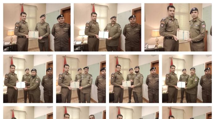 اسلام آباد (ٹی این ایس) سی پی او سید خالد ہمدانی کی ہدایت پر اچھی کارکردگی کے حامل افسران کی حوصلہ افزائی