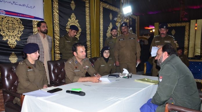 راولپنڈی (ٹی این ایس) وزیر اعلیٰ پنجاب کے ویژن کے مطابق سی پی او سید خالد ہمدانی کی تھانہ دھمیال اور تھانہ ریس کورس میں کھلی کچہ