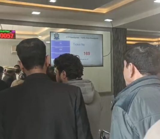 راولپنڈی (ٹی این ایس) نئے ٹریفک قوانین کے نفاذ کے بعد لائسنس کے اجرا میں اضافہ