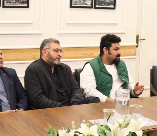 ایبٹ آباد (ٹی این ایس) ڈپٹی کمشنر ایبٹ آباد سرمد سلیم اکرم اور ڈسٹرکٹ پولیس آفیسر ایبٹ آباد لیڈی ڈاکٹر بے نظیر ٹیچنگ ہسپتال ایبٹ آباد ڈاکٹروردہ مشتاق کے اغواء اورقتل پرپیش رفت کے حوالے سے ڈاکٹرز یونین اور پریس، میڈیا نمائندوں سے ملاقات اور بریفنگ