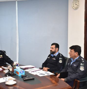 اسلام آباد (ٹی این ایس) آئی جی سید علی ناصر رضوی کی سینئر پولیس افسران کے ساتھ اہم میٹنگ میں اہم مقدمات کی تفتیش