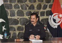 ہری پور (ٹی این ایس) ملکی ترقی انڈسٹری کا کردار انتہاہی اہمیت رکھتا ہے ۔ہری پور پولیس تاجر برادری کو اپنی تجارتی سرگرمیاں جاری رکھنے کے لیےسازگار ماحول فراہم کرے گی ڈی پی او ہری پور شفیع اللہ گنڈاپور