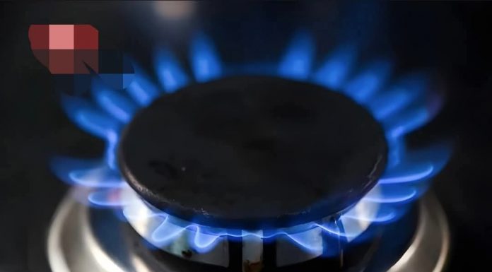 اسلام آباد (ٹی این ایس) وزیراعظم کی ہدایت پر گھریلو صارفین کو صبح 5بجے سے رات 10بجے تک بلاتعطل گیس فراہم کرنیکا فیصلہ