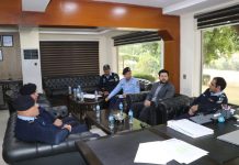 اسلام آباد (ٹی این ایس) ڈی آئی جی سیکیورٹی محمد عتیق طاہر نے قائداعظم کے یومِ ولادت اورکرسمس پرفول پروف سیکیورٹی کے انتظامات کا جائزہ لیا