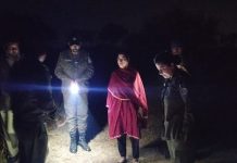 راولپنڈی (ٹی این ایس) روات میں فائرنگ کر کے شادی شدہ خاتون کو قتل اور شوہر کو شدید زخمی کردیا گیا