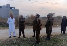 راولپنڈی (ٹی این ایس) رتہ امرال پولیس نے رنجش پر ساتھیوں کے ہمراہ چھریوں کے وار سے شہری کو زخمی کرنے والا مطلوب شخص گرفتار کر لیا