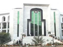 اسلام آباد (ٹی این ایس) مسلمان مرد شرعی طور پر اہلِ کتاب خواتین کے ساتھ نکاح کر سکتے ہیں: وفاقی آئینی عدالت