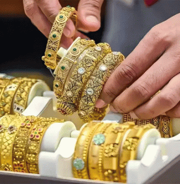 کراچی (ٹی این ایس) سونے کی قیمتیں آسمان سے نیچے آ گریں، اچانک بڑی کمی ریکارڈ