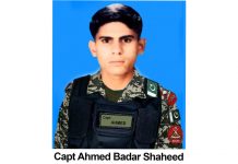 اسلام آباد (ٹی این ایس) پاک فوج کے بہادرآفیسرکیپٹن محمداحمدبدر شہید نےدشمن کاجوانمردی سےمقابلہ کرتےہوئےشہادت کو گلے لگایا