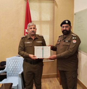 راولپنڈی (ٹی این ایس) سی پی او سید خالد محمود ہمدانی کی ہدایت پر بہترین کارکردگی کا مظاہرہ کرنے والے افسران کی حوصلہ افزائی