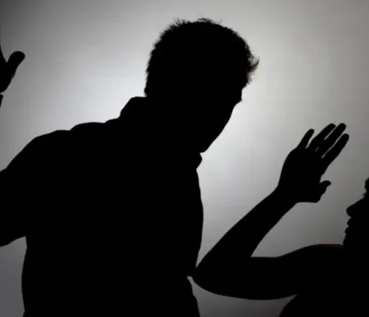 راولپنڈی (ٹی این ایس) نیو ٹاؤن پولیس نے، 10 سالہ گھریلو ملازم پر تشدد کرنے والا شخص گرفتار کر لیا