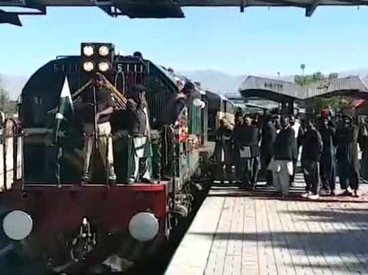 لاہور (ٹی این ایس) پاکستان ریلوے کا عیدالفطر پر 4اسپیشل ٹرینیں چلانے کا فیصلہ