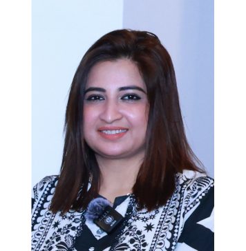 کراچی (ٹی این ایس) ضیاء الدین یونیورسٹی کی پروفیسر ڈاکٹر سمیرا پنجوانی پاکستان کی پہلی ڈوئل پی ایچ ڈی نرس بن گئیں