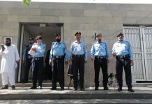 اسلام آباد (ٹی این ایس) اسلام آباد پولیس ہائی سکیورٹی زون میں واقع عدالتوں کے موثر سکیورٹی انتظامات کو یقینی بنانے کے لئے ہمہ وقت مصروف عمل ہے