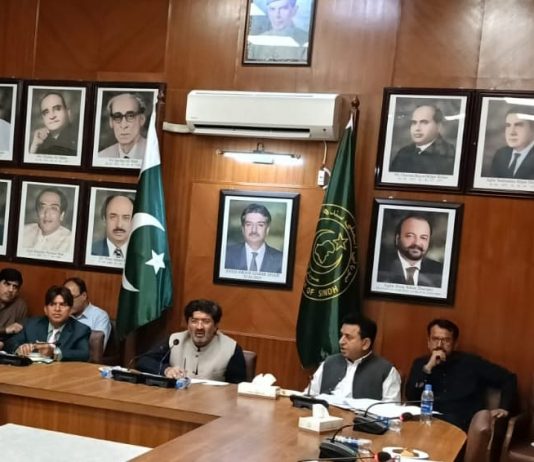 کراچی (ٹی این ایس) صوبائی وزیر سندھ سید ریاض حسین شاہ شیرازی کی زیر صدارت سندھ اسمبلی کے کمیٹی روم میں محکمہ اوقاف کی املاک سے متعلق اہم اجلاس منعقد