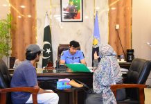 اسلام آباد (ٹی این ایس) پولیس شہریوں کے مسائل کے حل کے لئے پرعزم۔ڈی آئی جی اسلام آبادمحمد جواد طارق نے اپنے دفتر میں کھلی کچہری کے دوران شہریوں کے مسائل سنے