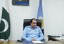اسلام آباد (ٹی این ایس) ڈی آئی جی ہیڈکوارٹرز محمد عتیق طاہر نے اسلام آباد پولیس کے جدید تعمیراتی منصوبوں، ادارے کی انفراسٹرکچر اپ گریڈیشن، افسران و جوانوں کی فلاح و بہبود کے لئے متعارف کروائے گئے ویلفیئر انیشییٹوز اور مختلف انتظامی امور کا تفصیلی جائزہ لیا۔