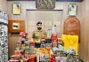 راولپنڈی (ٹی این ایس) گنج منڈی پولیس نے آتش بازی کا سامان فروخت کرنے والا شخص گرفتار کر کے دس ہزار ڈبی چائنہ ماچس، ایک ہزار کریکر ماچس پٹاخہ، 250 عدد انار، دو عدد پھول جھڑی، 80 سٹک 24 عدد چائنہ باکس اور دیگر سامان برآمد کر لیا