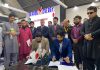 لاہور (ٹی این ایس) پاکستان میں گرین موبیلٹی کے نئے دور کا آغاز نپون ایچ ای وی نے جاپانی ہائیڈروجن گاڑیاں، موٹر سائیکلیں اور جدید بیٹری ٹیکنالوجی متعارف کرا دی سابق وفاقی وزیر ایس ایم منیر نے تاریخی منصوبے کا افتتاح کر دیا، جدید جاپانی ٹیکنالوجی پاکستان میں توانائی کے محفوظ مستقبل، درآمدی ایندھن پر انحصار میں کمی اور صنعتی ترقی کی نئی امید بن گئی