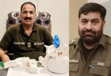 راولپنڈی (ٹی این ایس) تھانہ سول لائنز سب انسپکٹر ملک احمد یار کی ھمراہ پولیس ٹیم کاروائی ۔ منشیات فروش گرفتار 1 کلو 960 گرام چرس برآمد