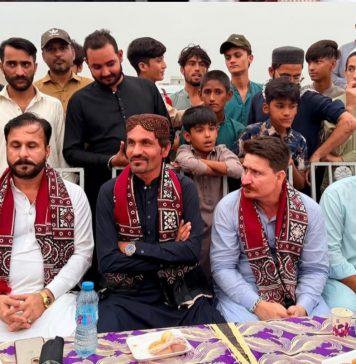 کراچی (ٹی این ایس) یونین کونسل 10میں بینظیر بھٹو کرکٹ ٹورنامنٹ کا انعقاد ان شااللہ ڈسٹرکٹ سینٹرل کے کھیل کے تمام میدان آباد کریں گے۔رحمت مندوخیل کھیل و کھلاڑیوں کی حوصلہ افزائی اور ہر ممکن تعاون جاری رکھیں گے۔ایس ایچ او سرفراز کمانڈو