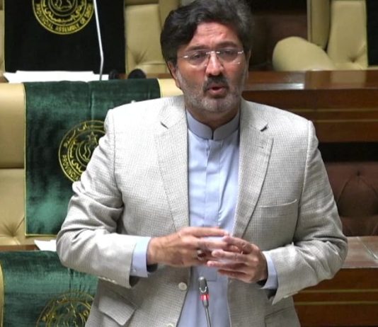کراچی (ٹی این ایس) حالیہ بارشوں کے پیش نظر مزارات اور درگاہوں پر حفاظتی اقدامات مزید مؤثر کیئے جائیں، واک تھرو گیٹس اور الیکٹرانک آلات کی حفاظت ہر صورت یقینی بنائی جائے، صوبائی وزیر اوقاف سندھ کی جانب سے ہدایات جاری