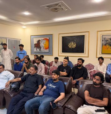 کراچی (ٹی این ایس) چیئرمین یو سی 09 دل محمد سے پارٹی رہنماؤں اور کارکنان کی ملاقات، فوکل پرسن برائے ضلع وسطی مقرر ہونے پر مبارکباد