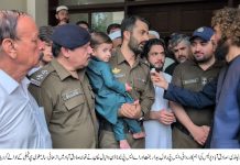 راولپنڈی (ٹی این ایس) ایس ایچ او تھانہ صادق آباد راجہ سجاد کی ھمراہ پولیس ٹیم اہم کارروائی
