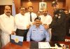 اسلام آباد (ٹی این ایس) ایس پی یو سکیورٹی ڈویژن میں محکمانہ ترقی پانے والے افسران کو رینک لگانے کی تقریب کا انعقاد