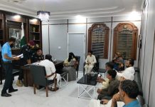 اسلام آباد (ٹی این ایس) ایس پی صدر زون خالد محمود اعوان کا اوپن ڈور پا لیسی کے تحت شہریوں کے مسائل کے فوری حل کے لئے کھلی کچری کاانعقاد