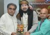 اسلام آباد (ٹی این ایس) اورینٹل ویلفیئر سوسائٹی اور پلاک کے اشتراک سے محفل میلاد النبی کے سلسلے میں مہمان خصوصی سینئر ترین کلچر ایونٹ آرگنائزر وکالم نگار پیرسیدسہیل بخاری نعت خواں عبد الوہاب مدنی کو ایوارڈ دے رہے ہیں