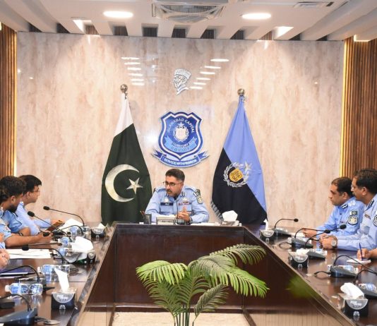 اسلام آباد (ٹی این ایس) پولیس میں بھرتیوں کے عمل اور فراہم کردہ سہولیات کے اقدامات کا جائزہ, آئی جی نے تمام سینئر پولیس افسران کو پولیسنگ اور پبلک سروس ڈیلیوری مزید مؤثر، فوری اور عوام دوست بنانے کے لئے احکامات جاری کئے