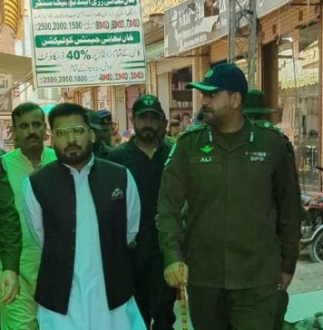 اسلام آباد (ٹی این ایس) ڈی پی او اٹک کیپٹن (ر) علی بن طارق کی قیادت میں فلیگ مارچ، اٹک پولیس ہائی الرٹ